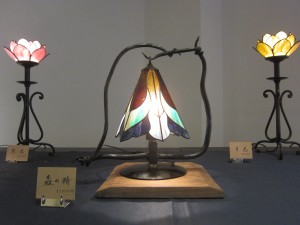 025